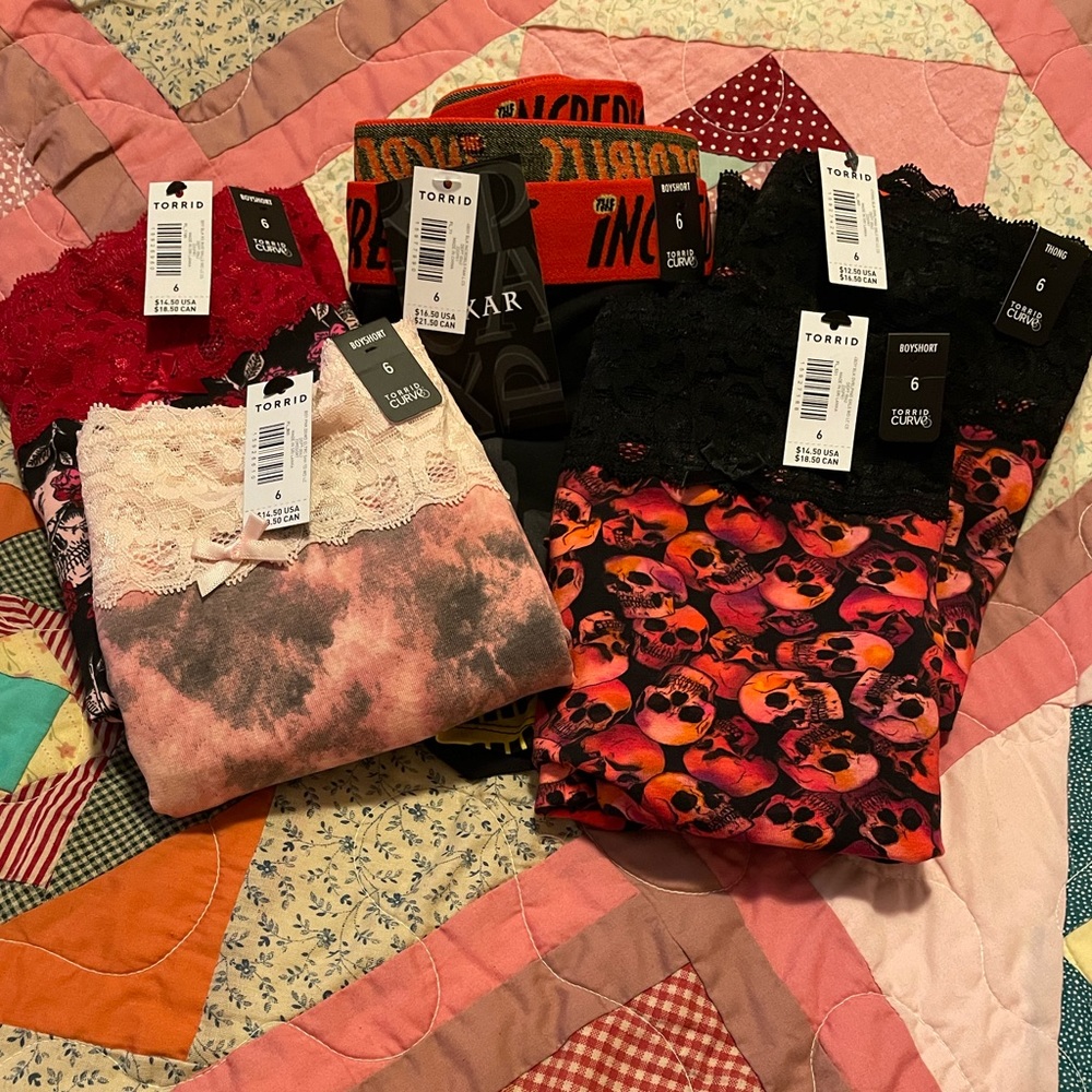 TORRID 6 6x 30 30w PLUS THONG, BOYSHORT PANTY 5 PAIR BUNDLE NWT